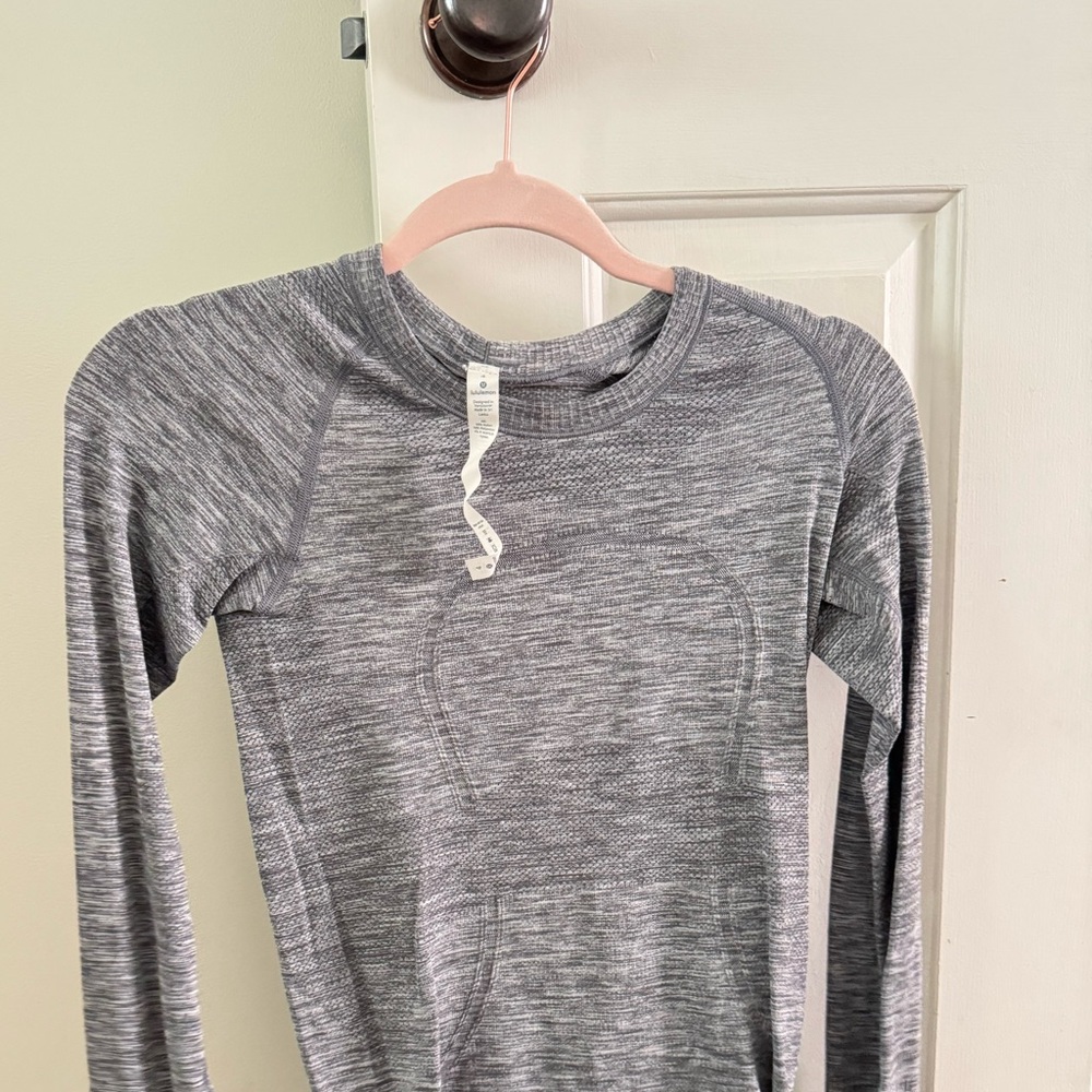 Lululemon Athletica Heathered Gray Top